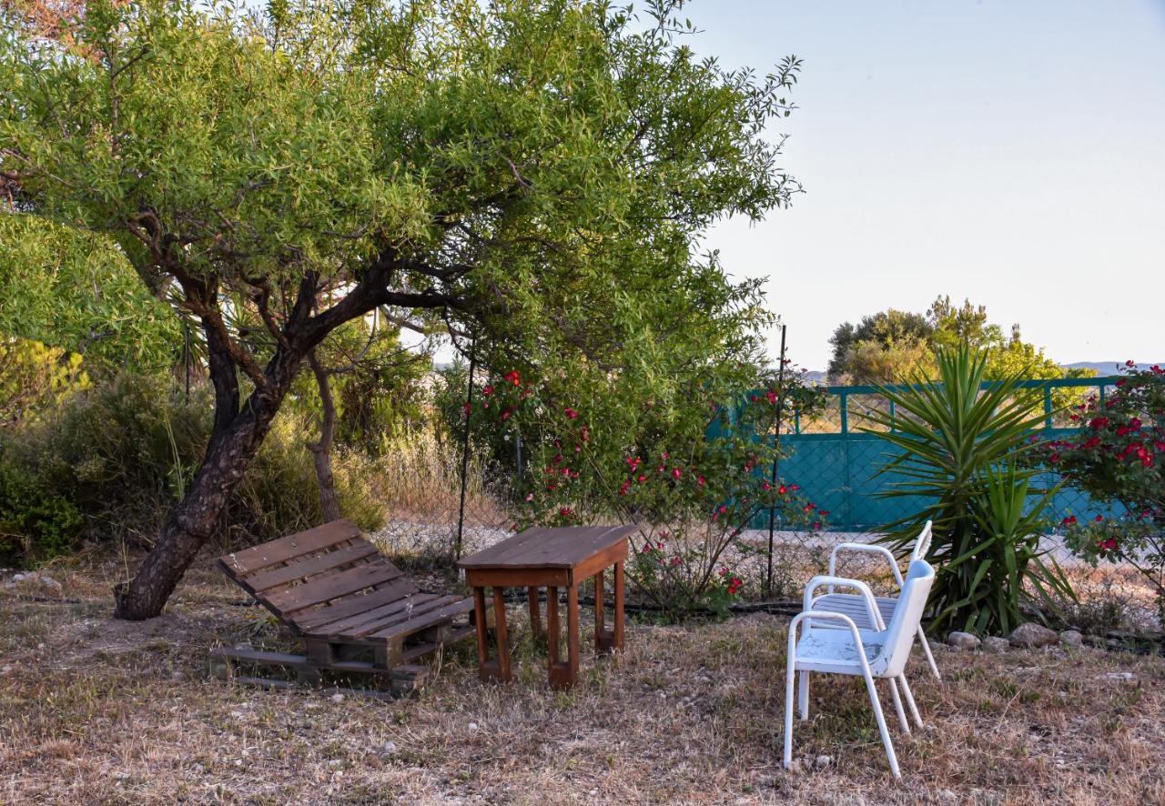 Theológos Drolma Ling Nature Cabins מראה חיצוני תמונה